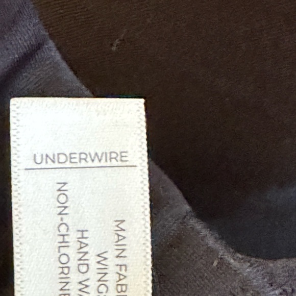 Livi Active Underwire Sports Bra 46 DD NWOT - Picture 9 of 9
